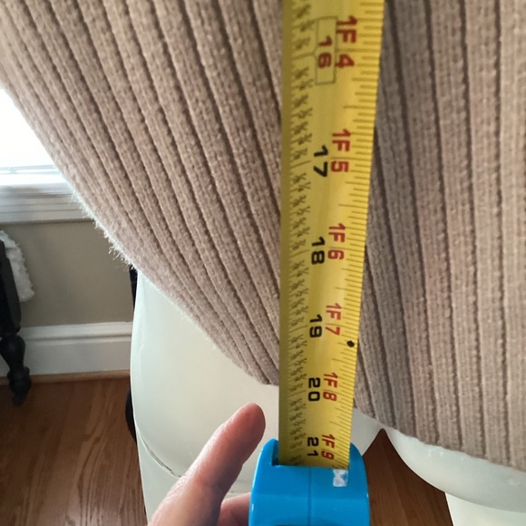 A2 - #93 Vestique Expresso Sweater Beige, Cropped Rib-Knit size Medium - Picture 2 of 4